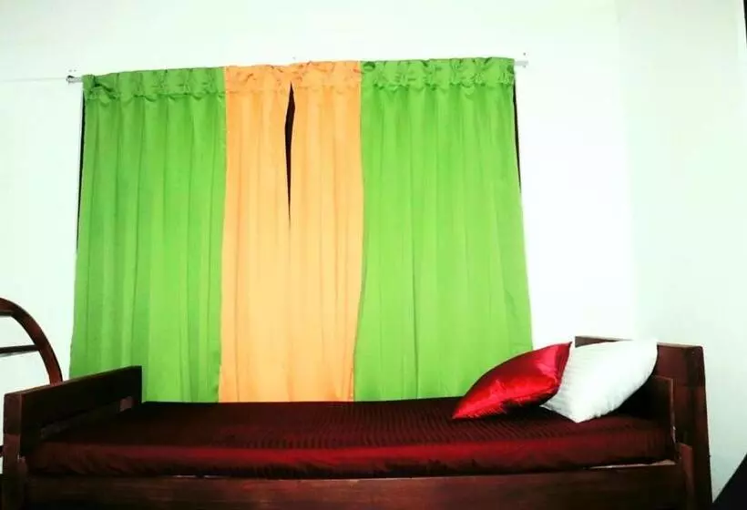 Majatalo Rainforest River Bay