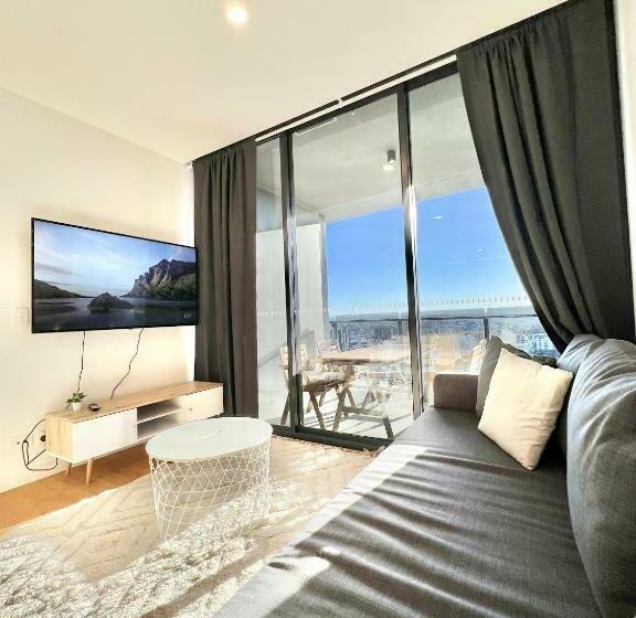 2 Bedroom Cozy Apartment, Brisbane1towers, South Brisbane