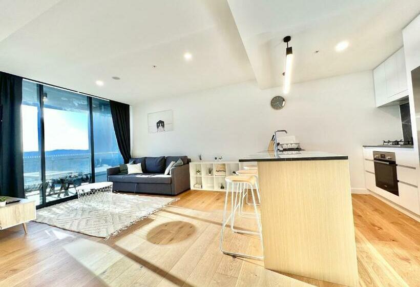 2 Bedroom Cozy Apartment, Brisbane1towers, South Brisbane