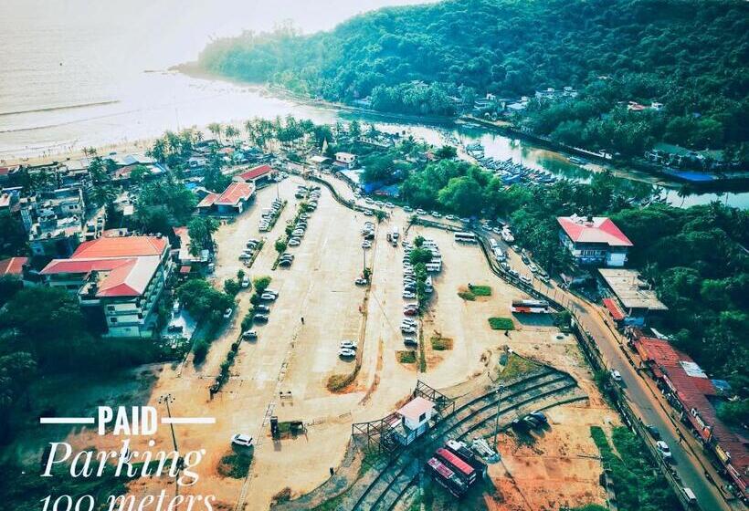 בית מלון כפרי Baga Beach Myron