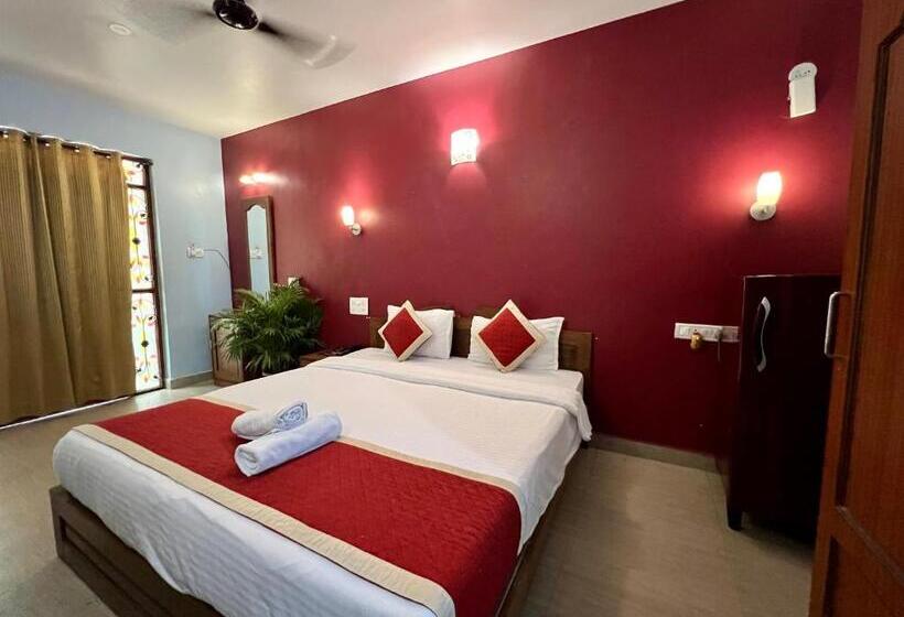 בית מלון כפרי Baga Beach Myron