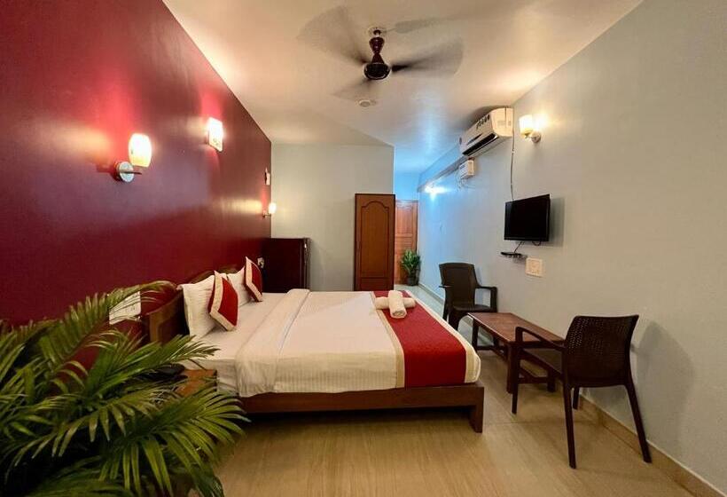 בית מלון כפרי Baga Beach Myron