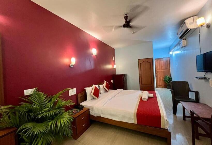 בית מלון כפרי Baga Beach Myron