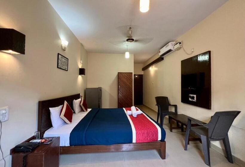 בית מלון כפרי Baga Beach Myron