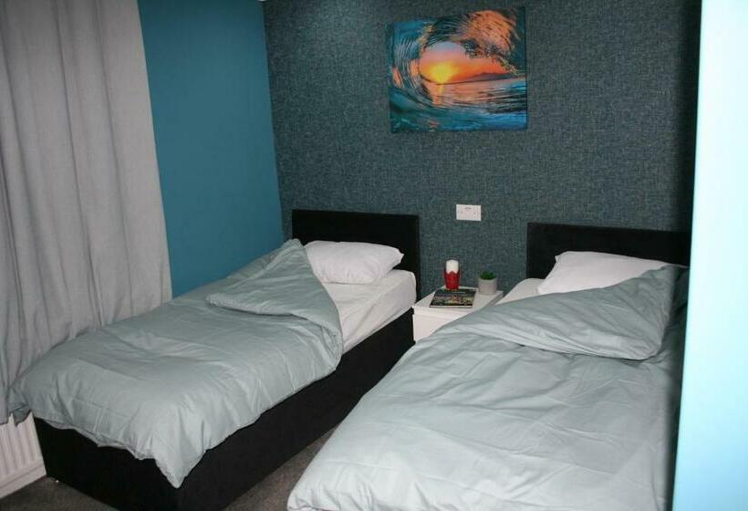 White Rose Hotel And Restaurant