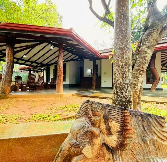 בית מלון כפרי Kingfisher Resort & Retreat Sigiriya