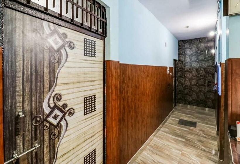 فندق Oyo 84929 Omax Guest House