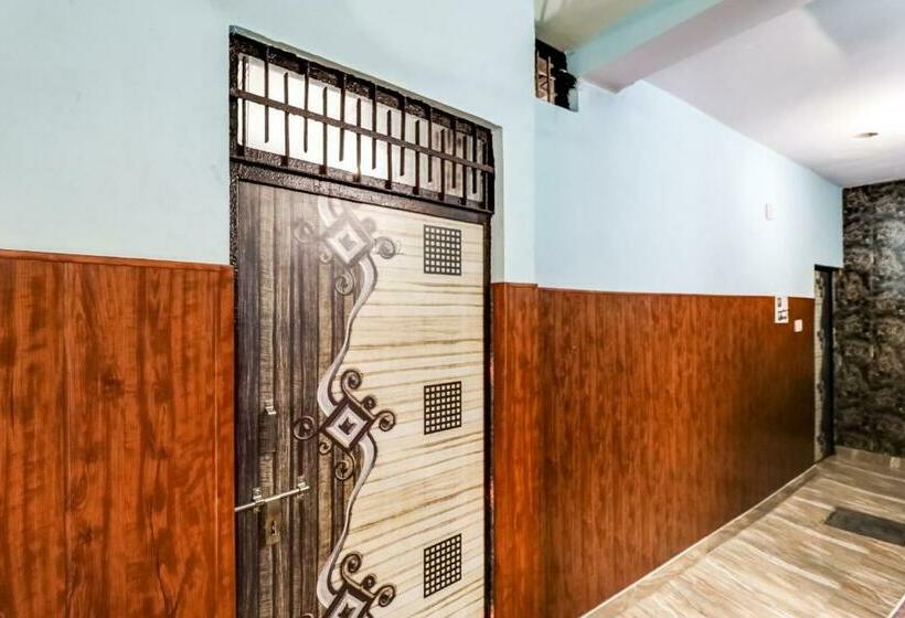 فندق Oyo 84929 Omax Guest House