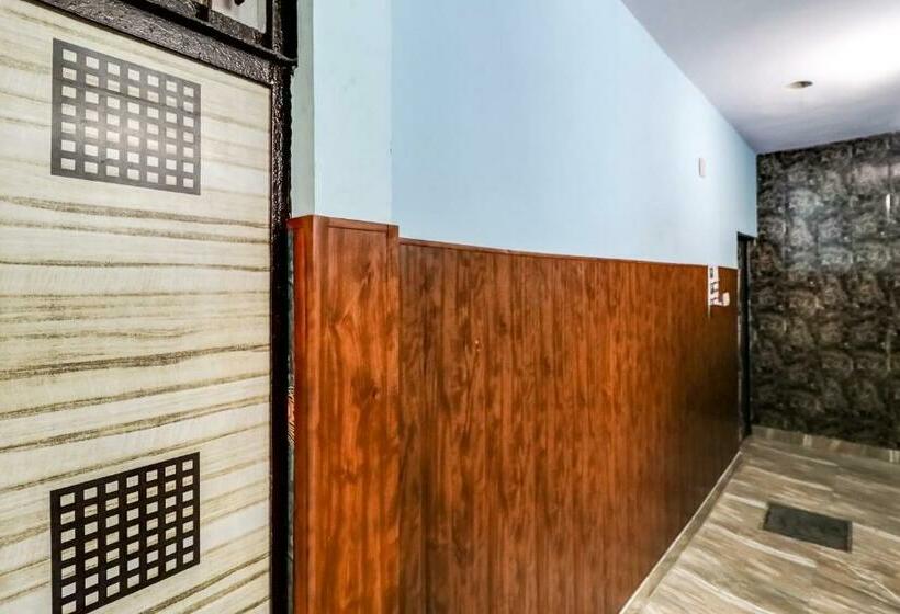 فندق Oyo 84929 Omax Guest House