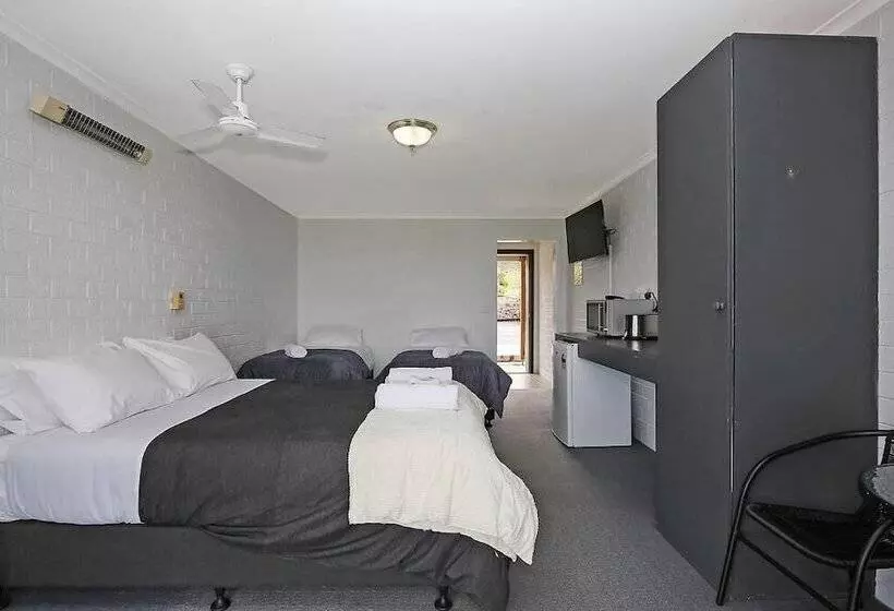 Ocean Road Motel