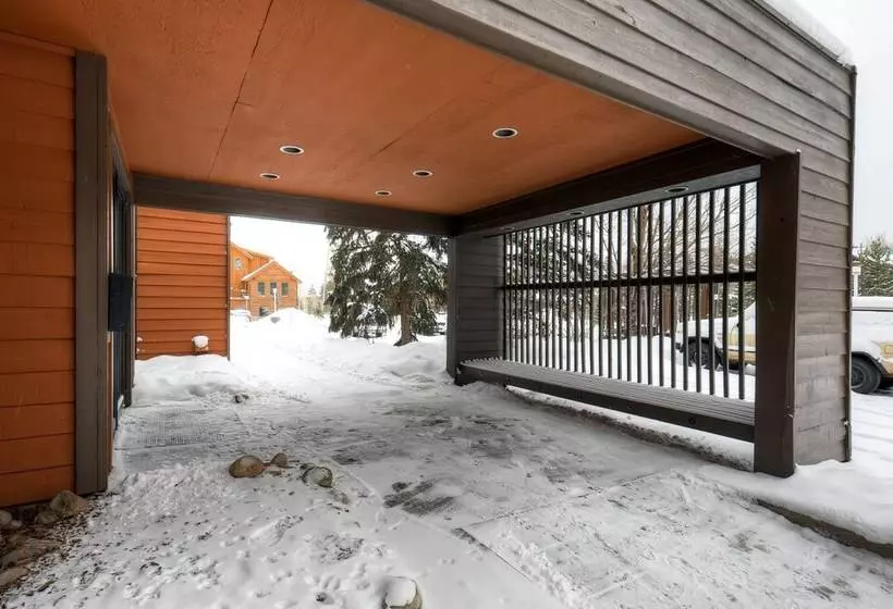 Cedars Lodge Condos By Crmr