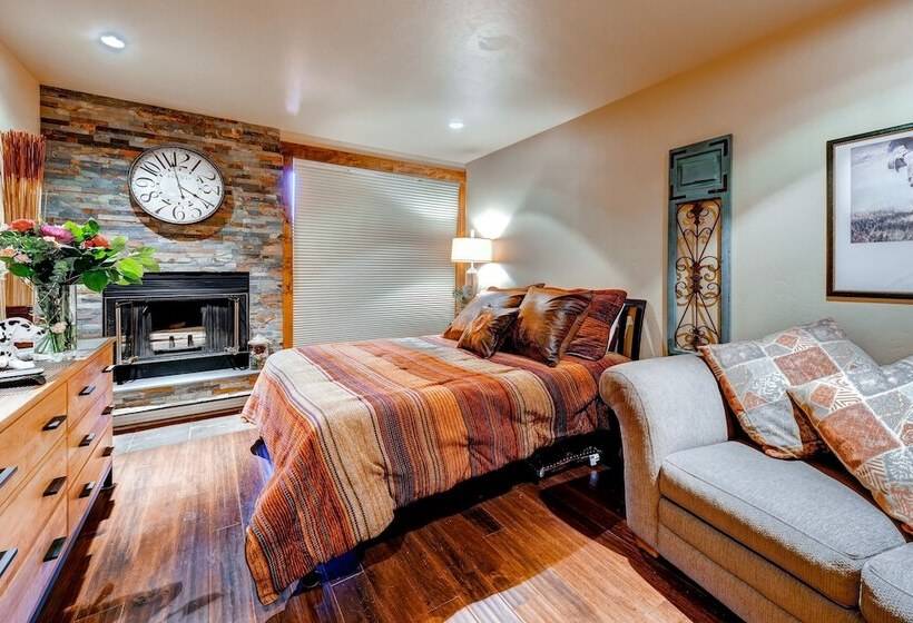 Cedars Lodge Condos By Crmr