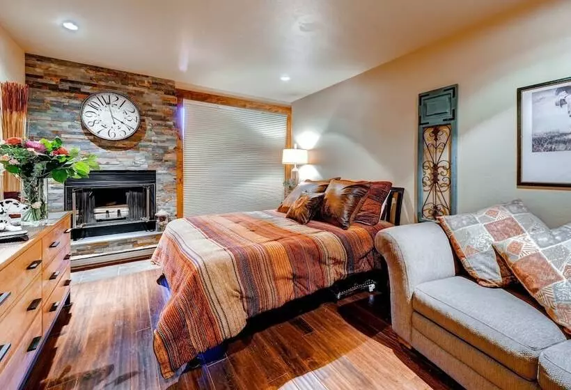 Cedars Lodge Condos By Crmr