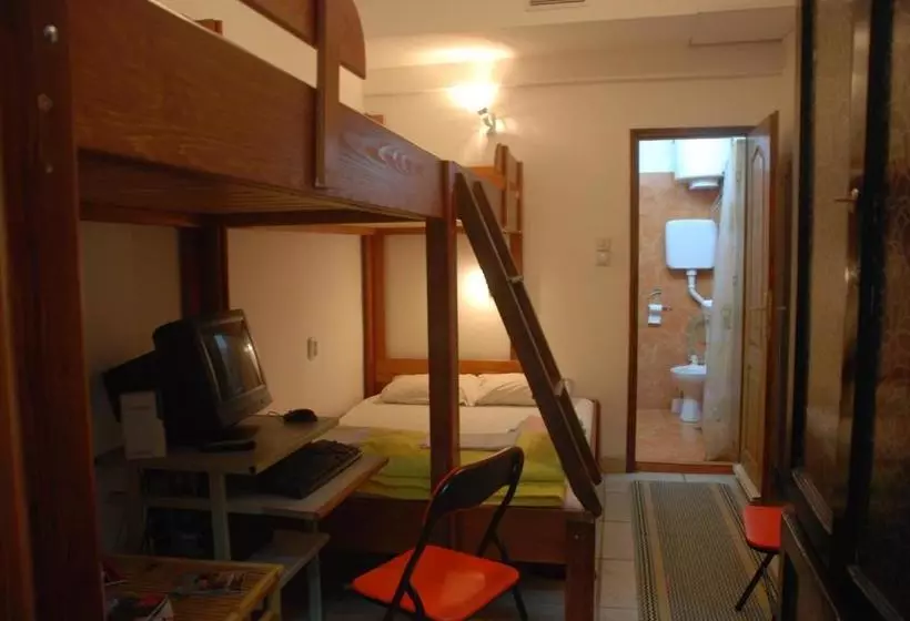 Tash Inn Hostel