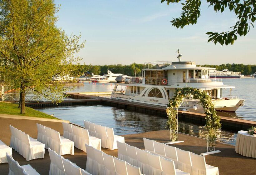 Doubletree By Hilton Hotel Moscow Marina