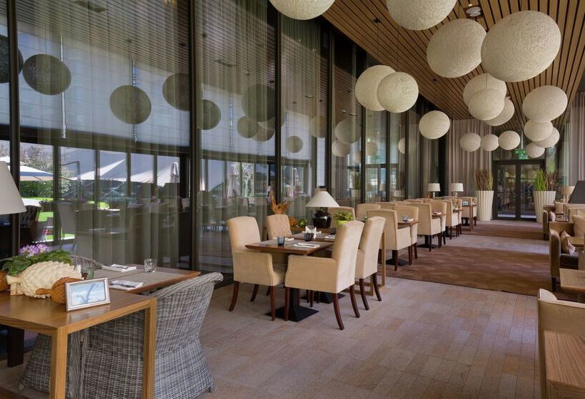 Doubletree By Hilton Hotel Moscow Marina