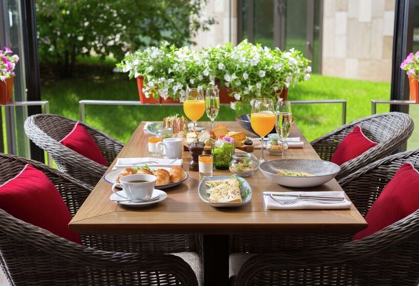 Doubletree By Hilton Hotel Moscow Marina