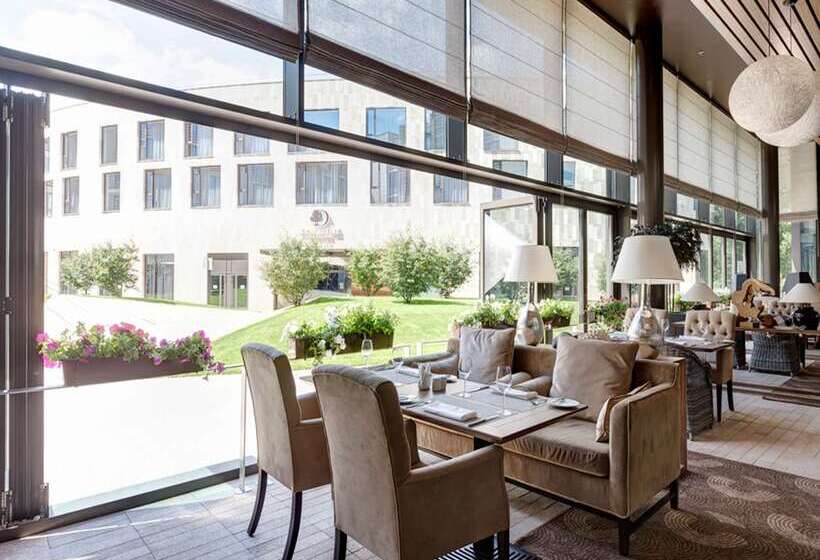 Doubletree By Hilton Hotel Moscow Marina