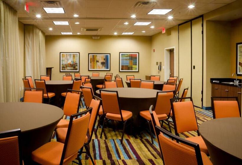 فندق Fairfield Inn & Suites By Marriott Fayetteville North