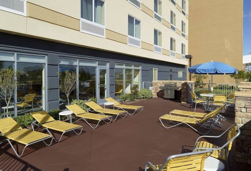 فندق Fairfield Inn & Suites By Marriott Fayetteville North