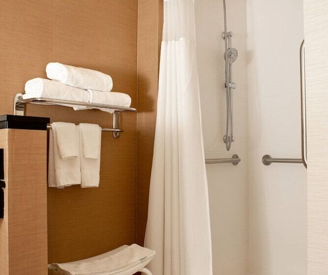 فندق Fairfield Inn & Suites By Marriott Fayetteville North