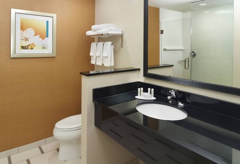 فندق Fairfield Inn & Suites By Marriott Fayetteville North