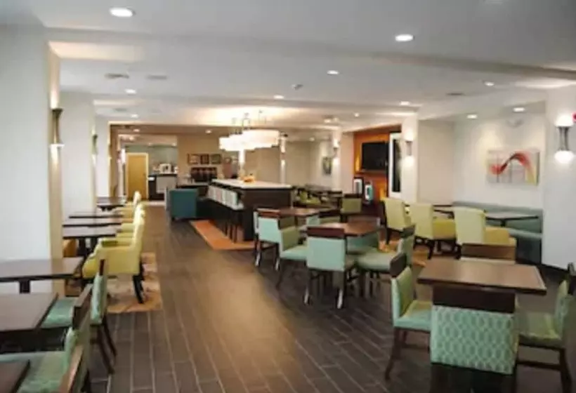 Hotelli Hampton Inn Niagara Falls/blvd