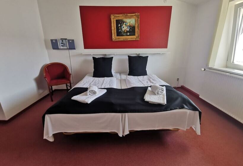 Отель Kløver Es