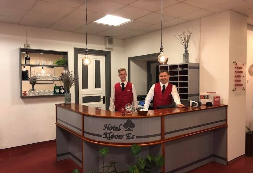 Отель Kløver Es