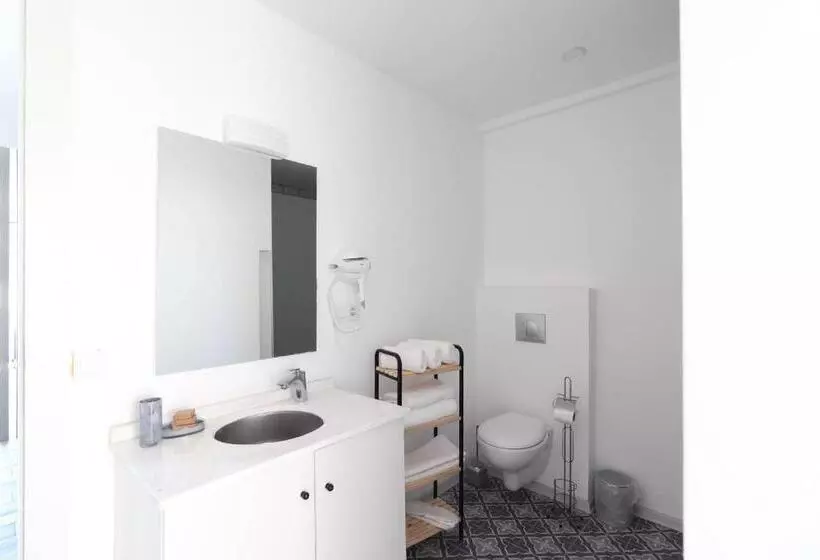 Отель La Brezza Suite &