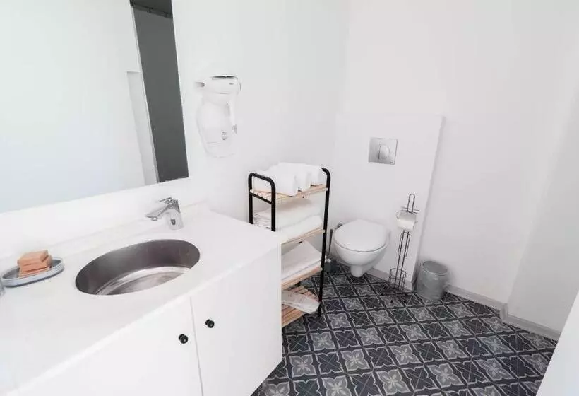 Отель La Brezza Suite &