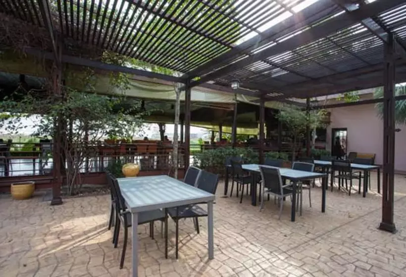 هتل Ploykhumthong Boutique Resort