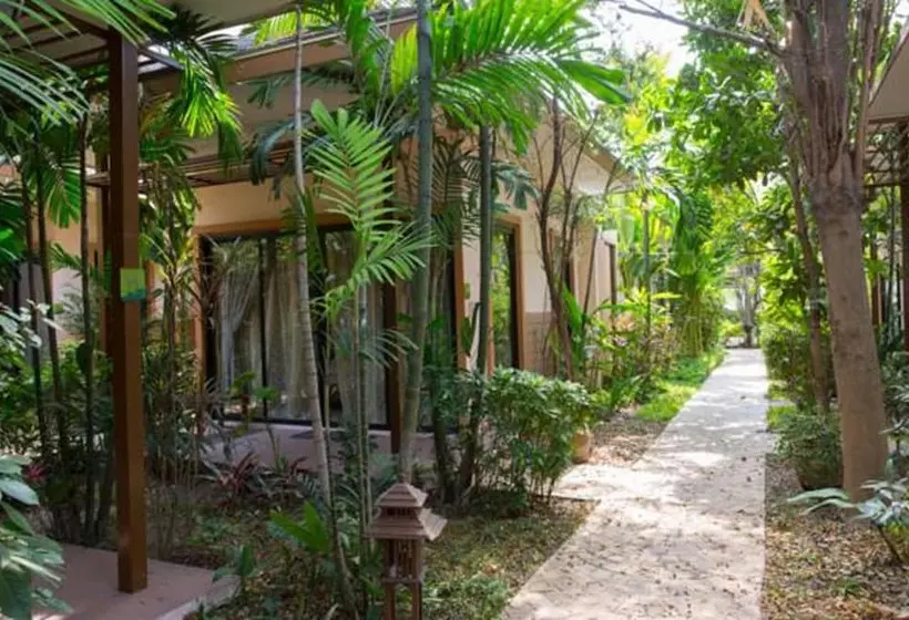 هتل Ploykhumthong Boutique Resort