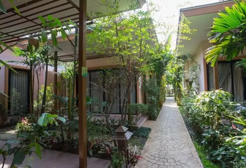 هتل Ploykhumthong Boutique Resort