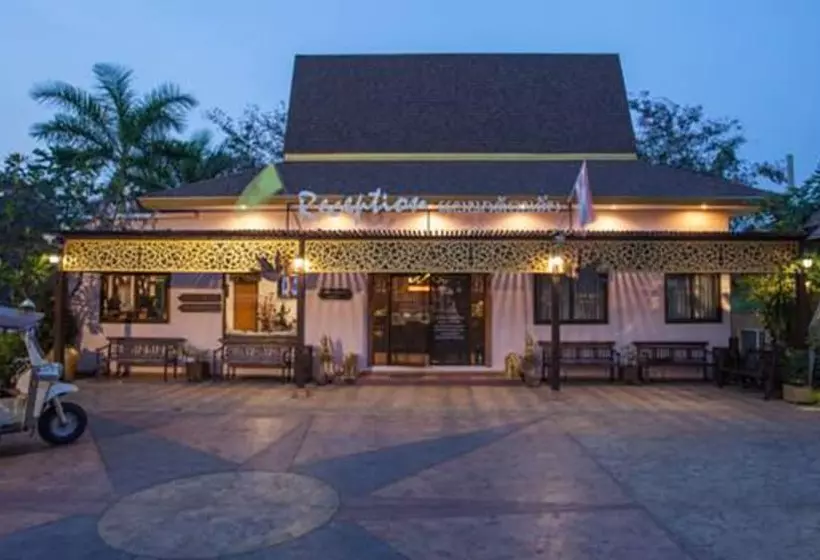 هتل Ploykhumthong Boutique Resort