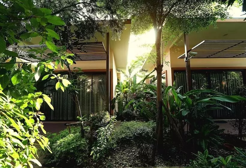 هتل Ploykhumthong Boutique Resort