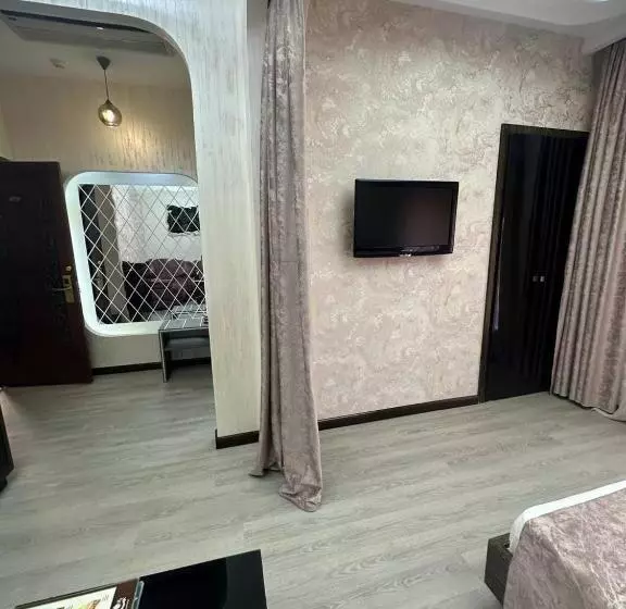 Hotelli Roma & Tours