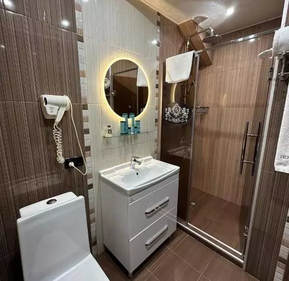 Hotelli Roma & Tours