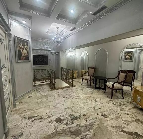 Hotelli Roma & Tours