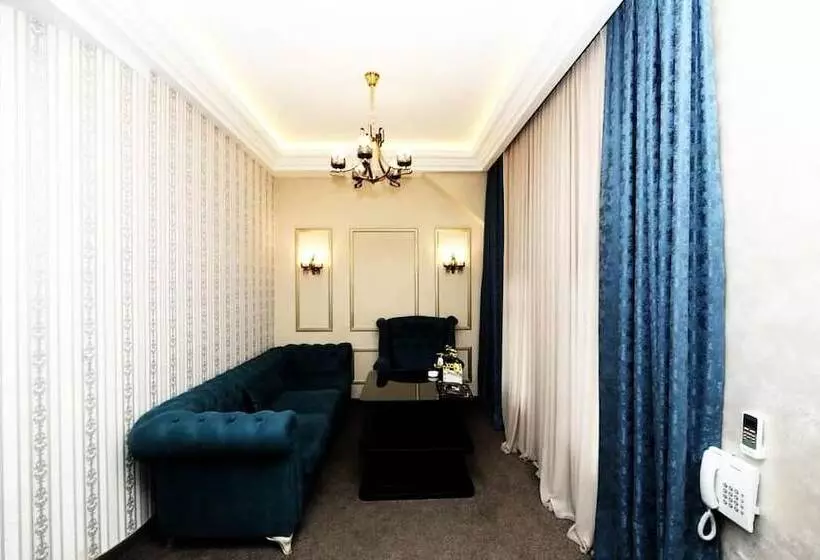 Hotelli Roma & Tours