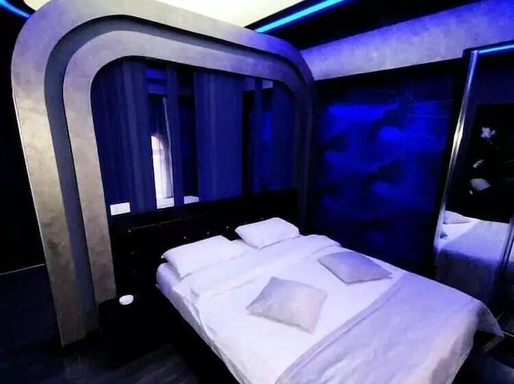 Hotelli Roma & Tours