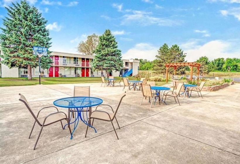 בית מלון כפרי Adrian Inn