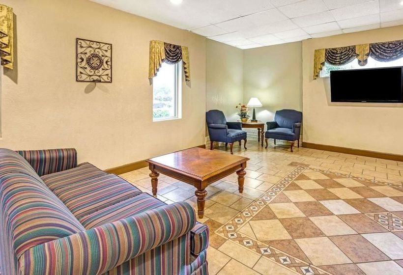 בית מלון כפרי Adrian Inn