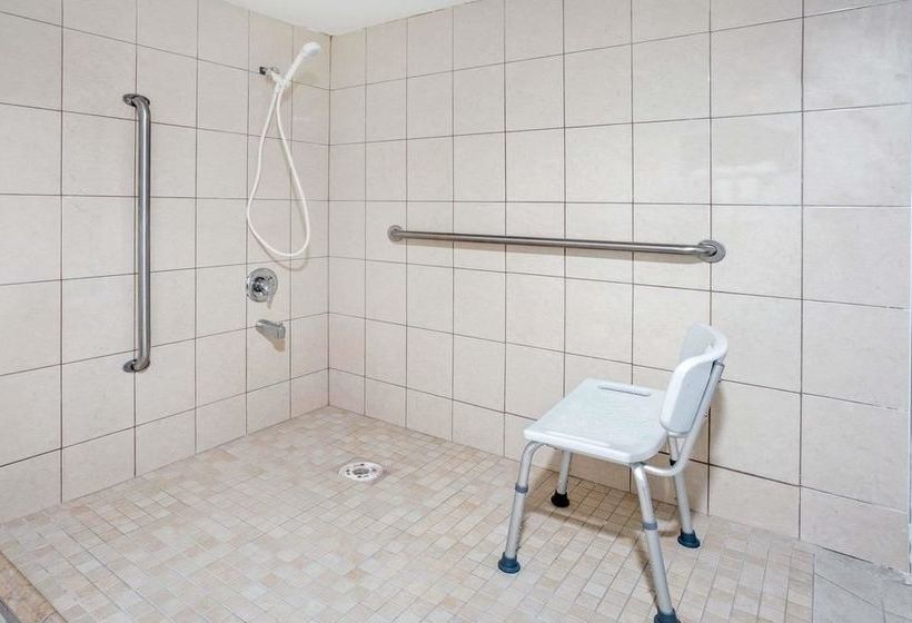 בית מלון כפרי Adrian Inn