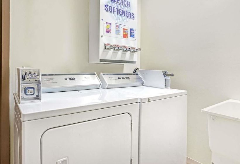 בית מלון כפרי Adrian Inn