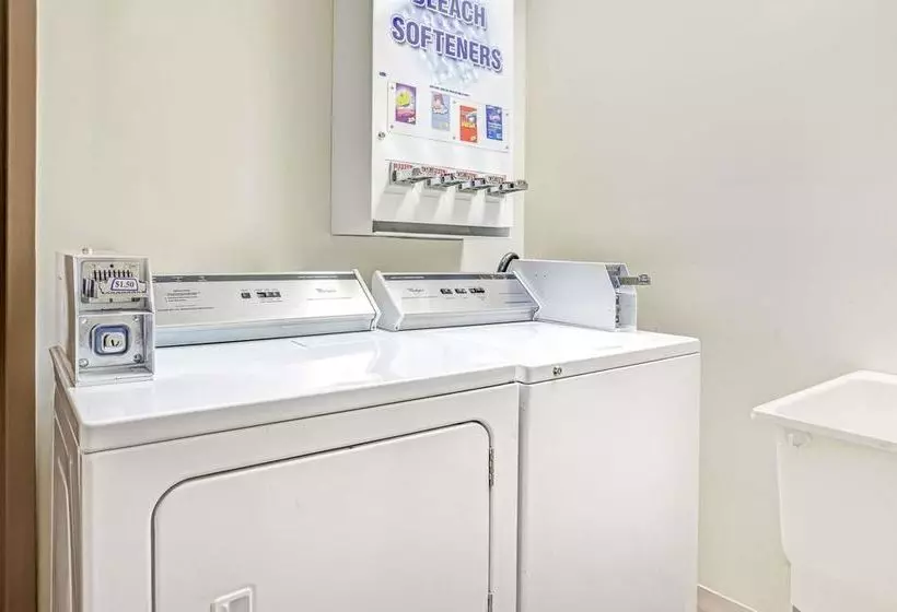 בית מלון כפרי Adrian Inn