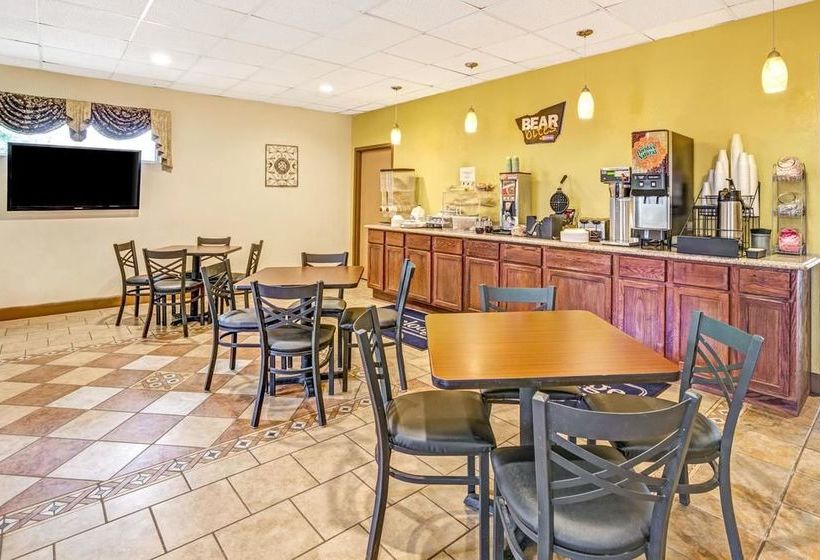 בית מלון כפרי Adrian Inn