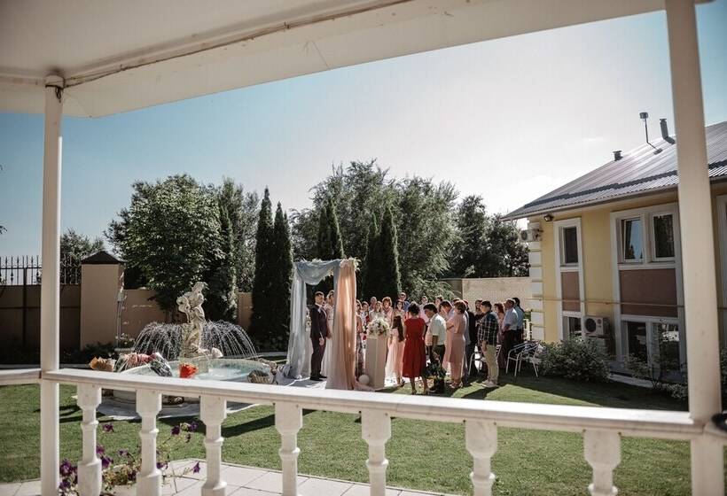 فندق Zhuravli Park