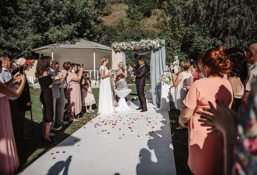 酒店 Zhuravli Park