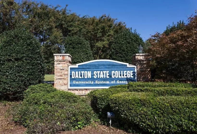 Мотель Super 8 By Wyndham Dalton/convention Center Area